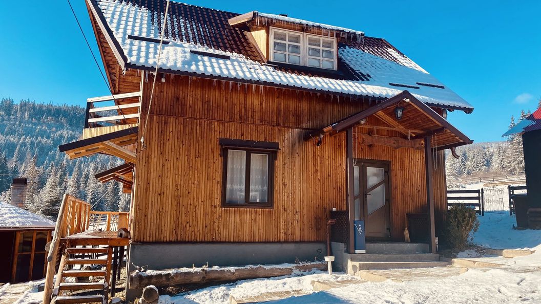 Cabana Doina Neagra Șarului (1)