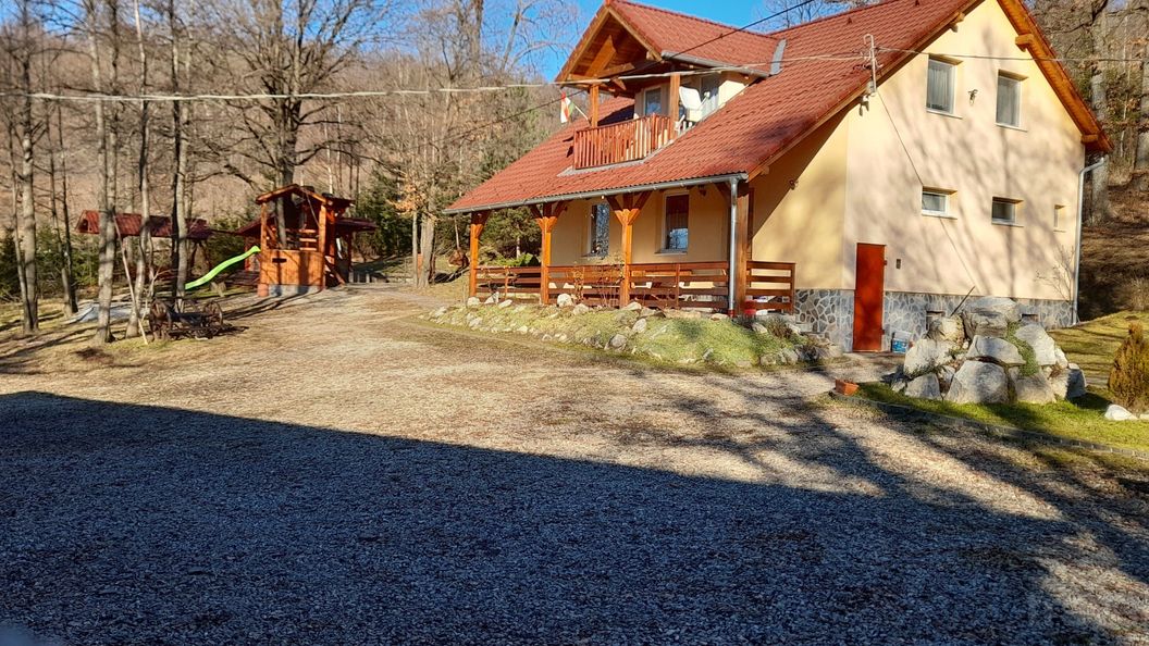 Cabanele Bartos Vlăhița (1)