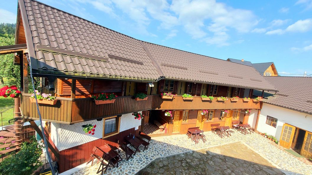 Pensiunea Boca Voroneț (1)