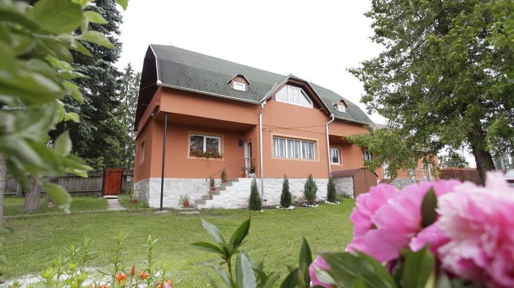Pensiunea Csermely Izvoru Mureșului (1)