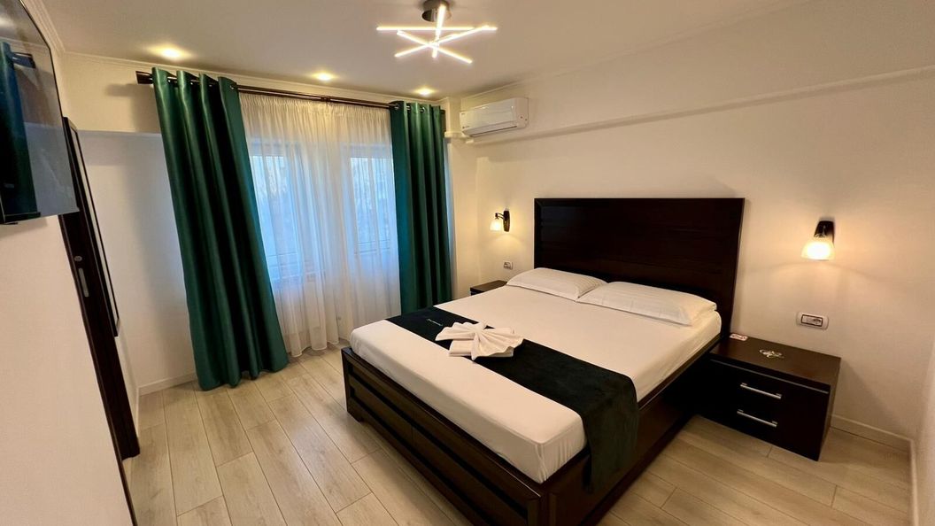 Garsoniera Sara Târgu Jiu (1)