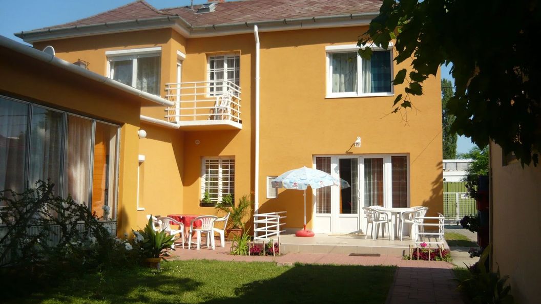 Villa Benjamin Siófok (1)