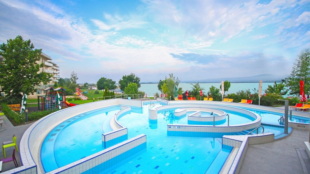 Freesia Wellness Apartman Velence (1)