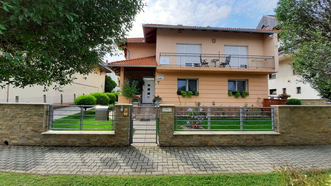 Piroska Deluxe Apartmanház Hévíz (1)