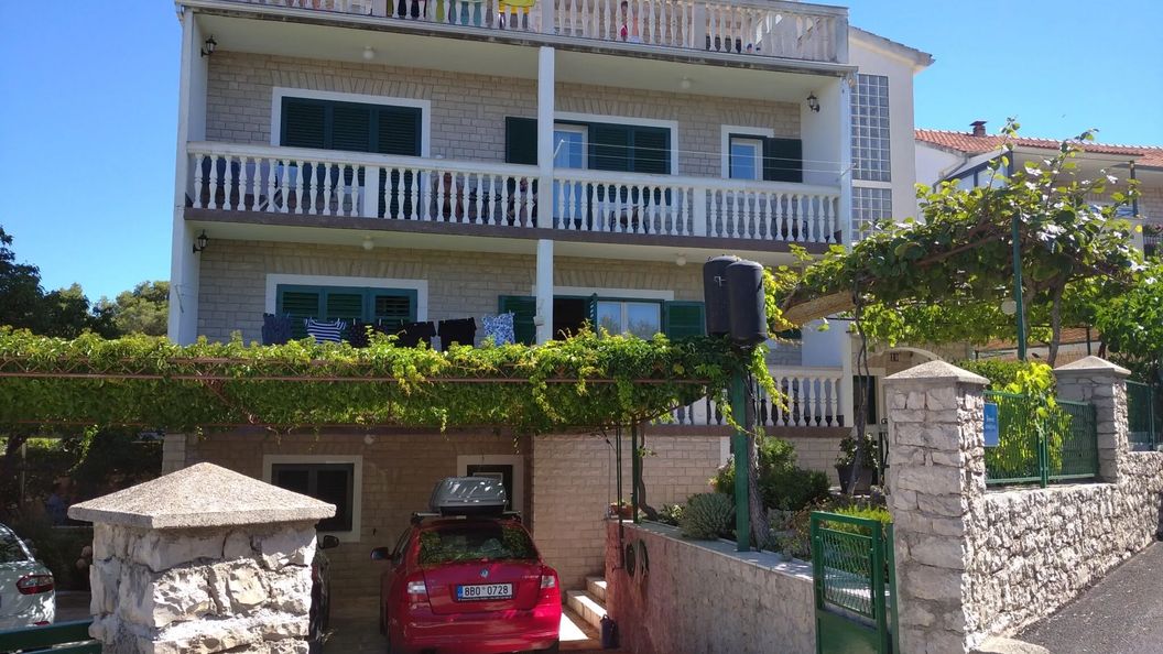 Apartmani Crljen Brodarica (1)