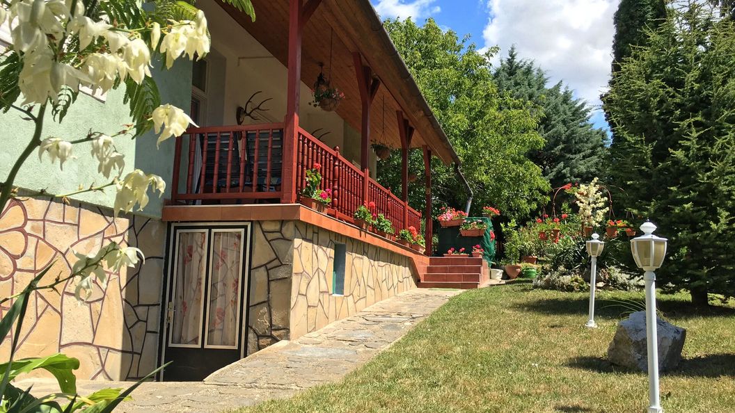 Erzsike Apartman Várvölgy (1)