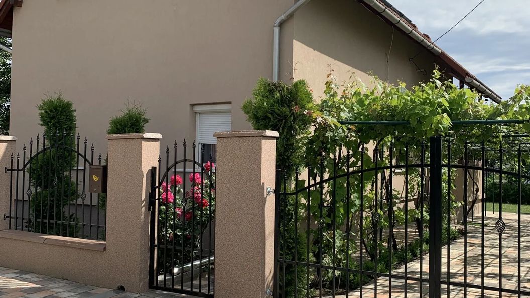 Liliom Apartman Mezőkövesd (1)