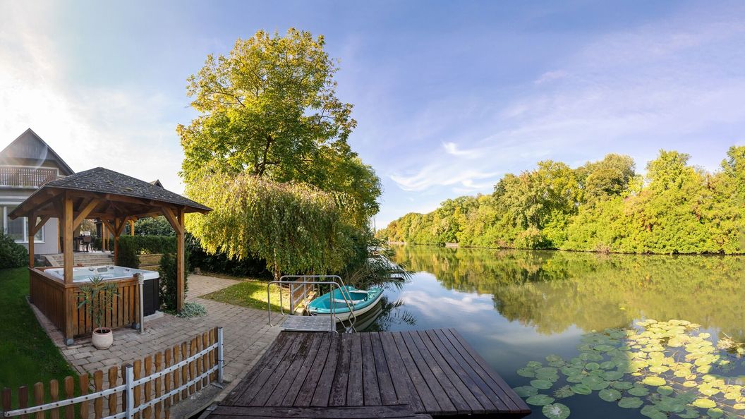 Arborétum Jakuzzis Nyaraló Szarvas (1)