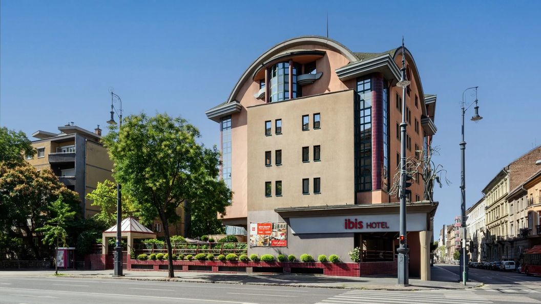 Ibis Budapest Heroes Square (1)