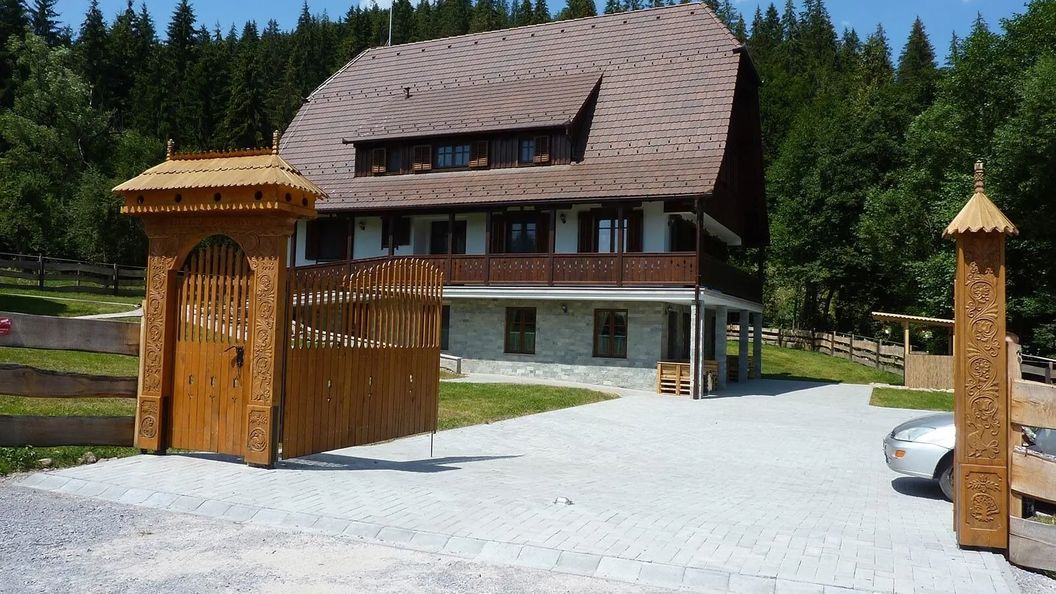 Pensiunea Sanduly Ervin Barajul Zetea (1)