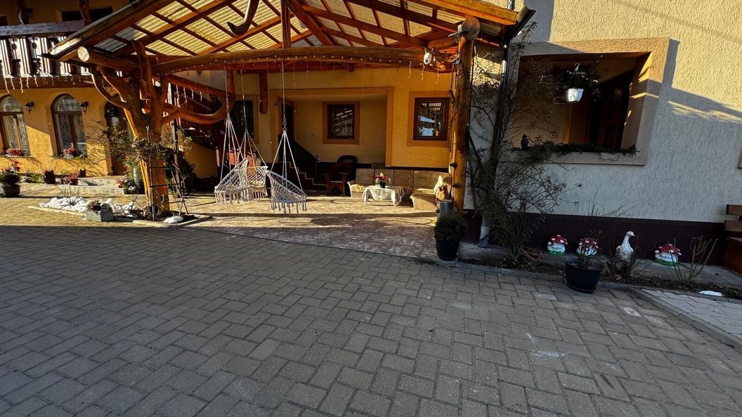 Casa Irinuca Sadova (1)