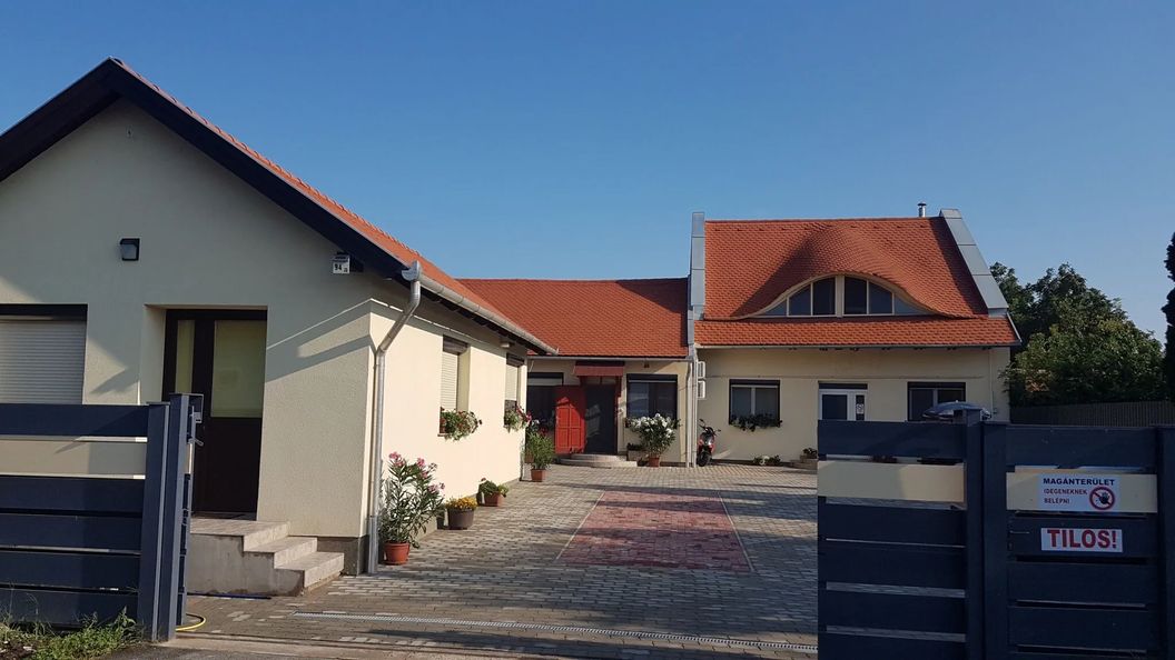 Borostyán Apartmanház Hajdúnánás (1)