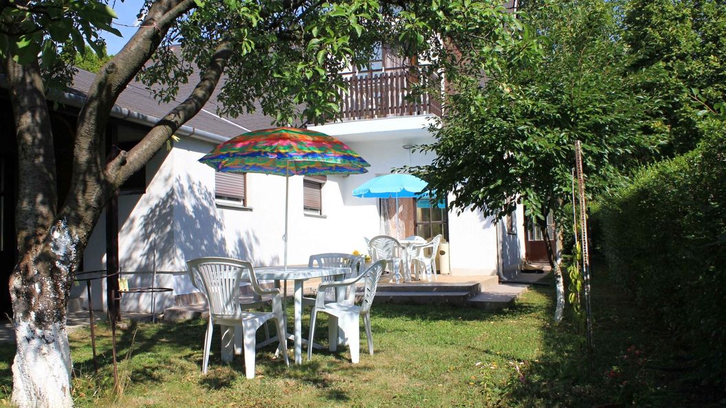 Pilóta Apartmanok Alsóörs (1)