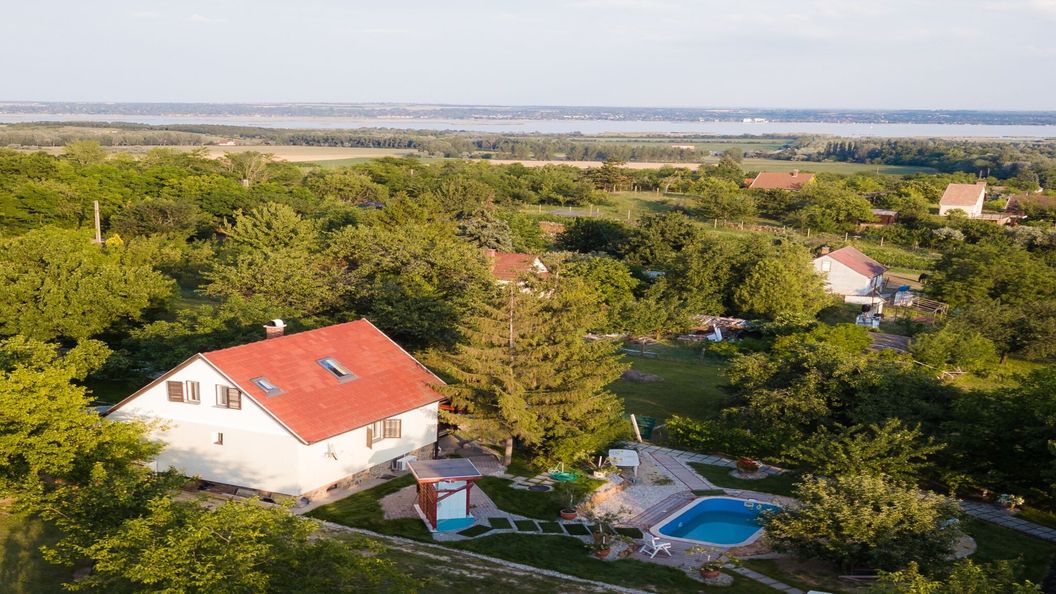 Família Plusz Vendégház Sukoró (1)