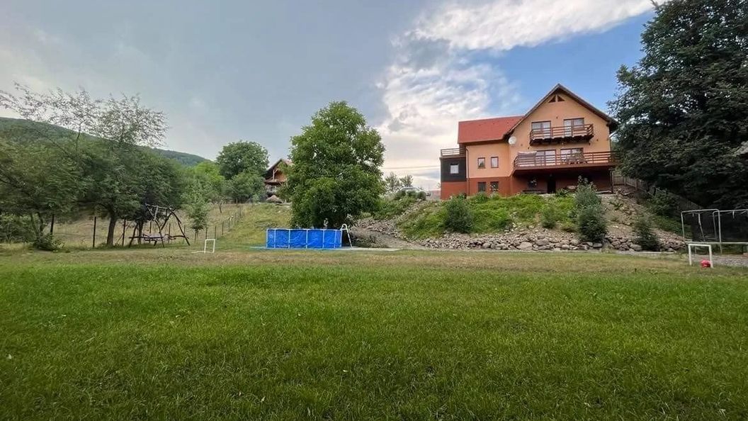 Cabana Hadnagy Sub Cetate (1)