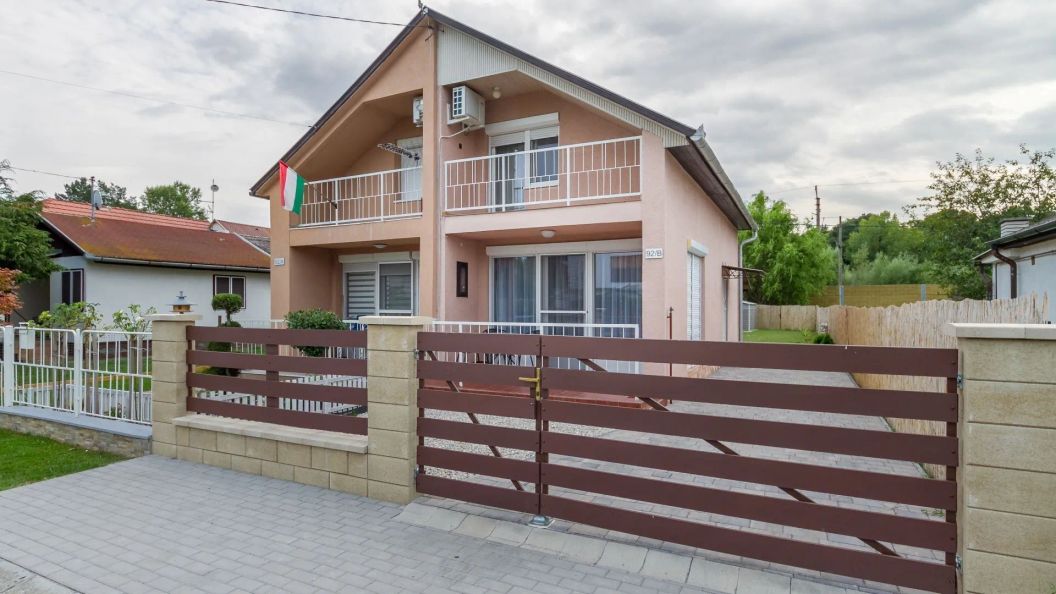 Gurdán Nyaraló Balatonmáriafürdő (1)