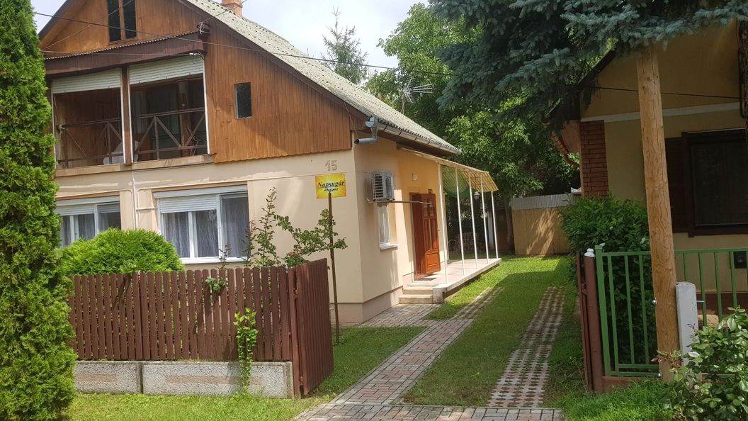 Napsugár Vendégház Berekfürdő (1)