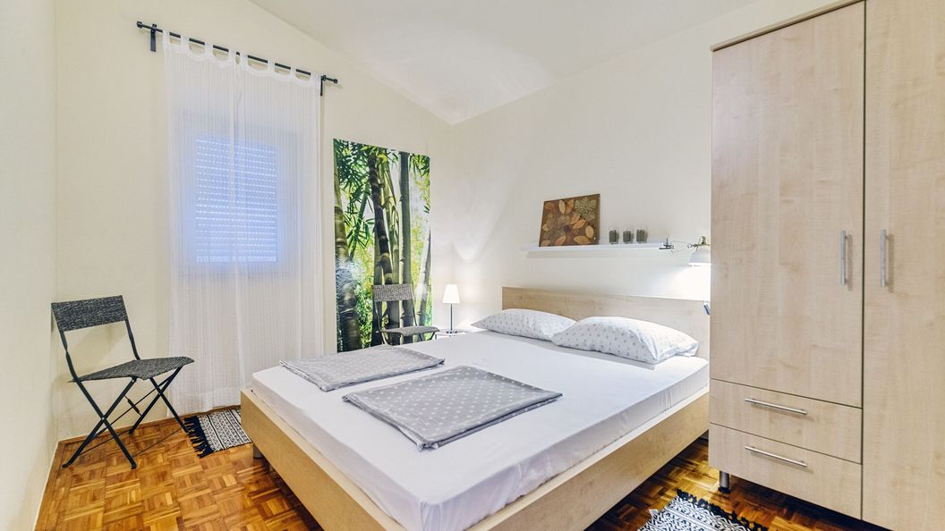 Apartmanok Parkolóhellyel Zadar - 18338 (1)