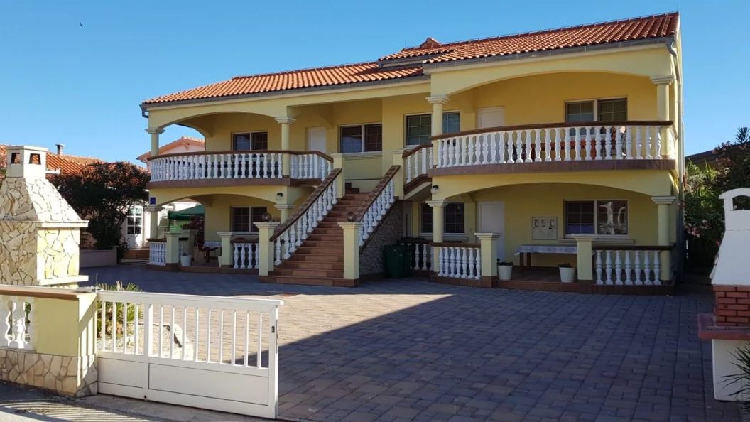 Apartments With Parking Space Vir - 18407 (1)