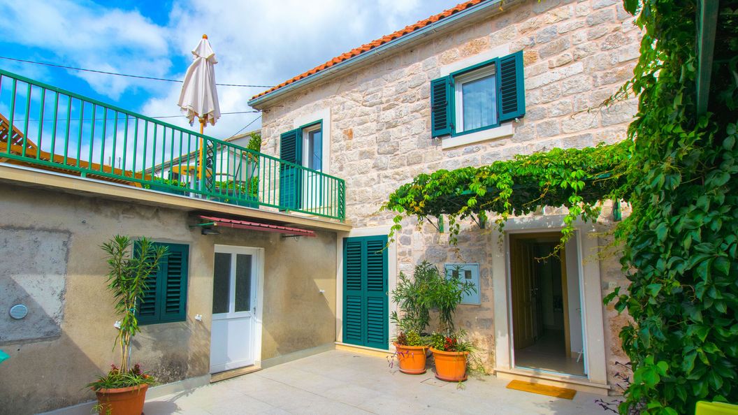 Apartments Cukarin Bol (1)