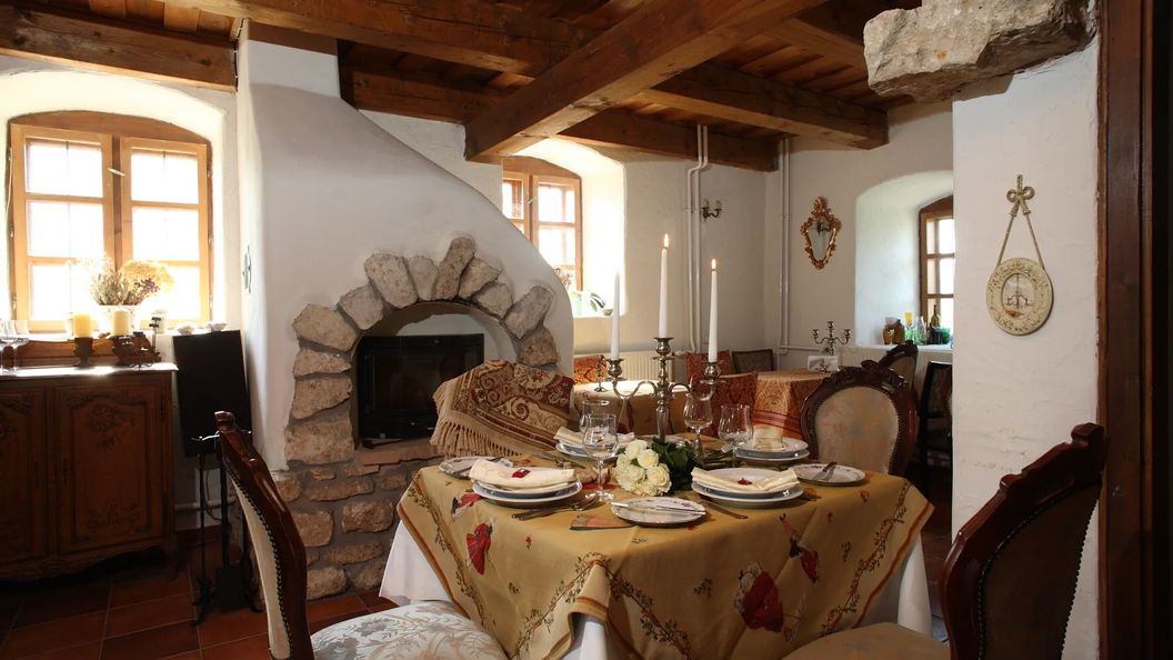 Lesence Major Lesencetomaj (1)