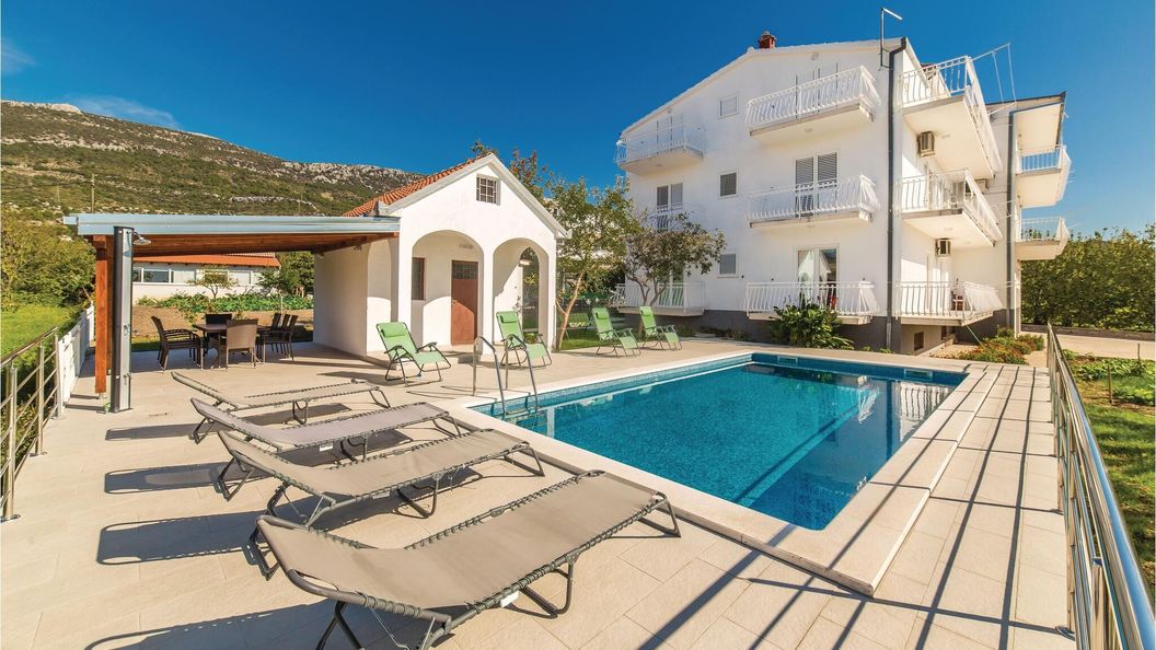 Apartman Kaštel Lukšić - CDF630 (1)