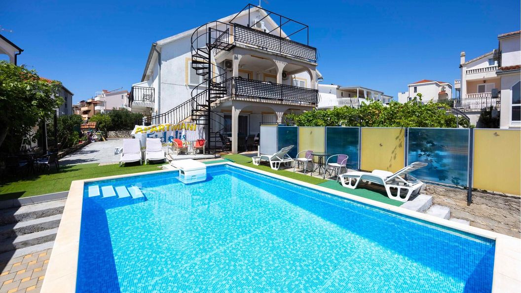 Apartman Okrug Gornji - CDC084 (1)