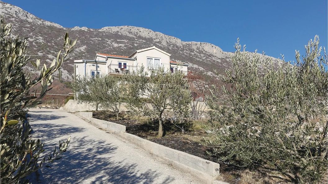 Apartman Gata - CDF507 (1)