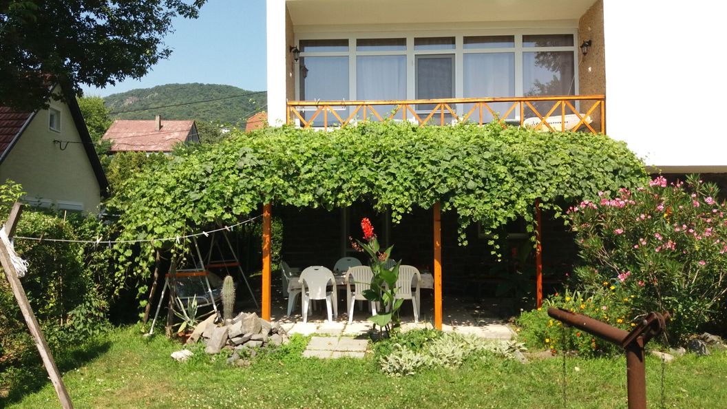 Majestic Apartmanház Badacsonytomaj (1)