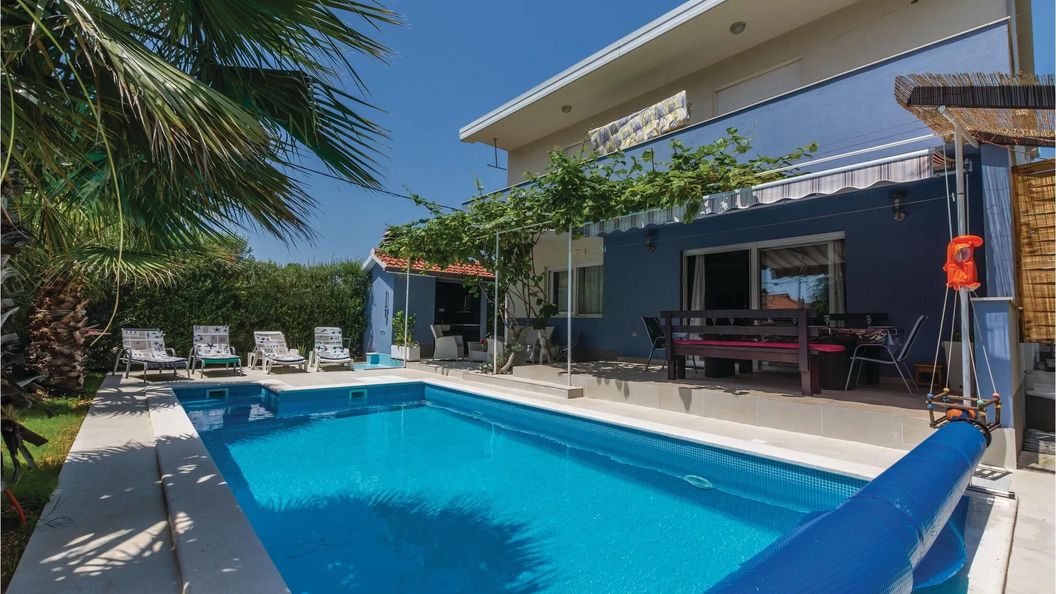 Vendégház Kaštel Lukšić - CDE002 (1)