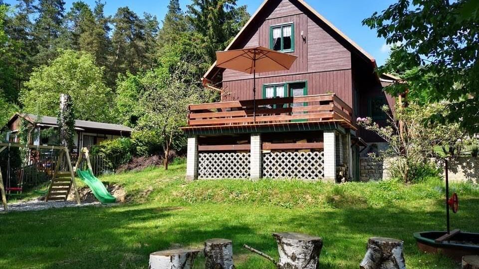 NAŠE CHATA U LESA Rynoltice (1)