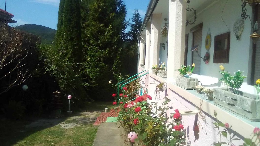 Kulcsosház Vendégház Hollóháza (1)