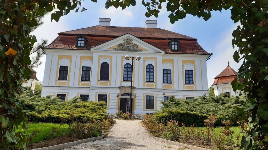 Erdőtarcsai Kastély Panzió (1)