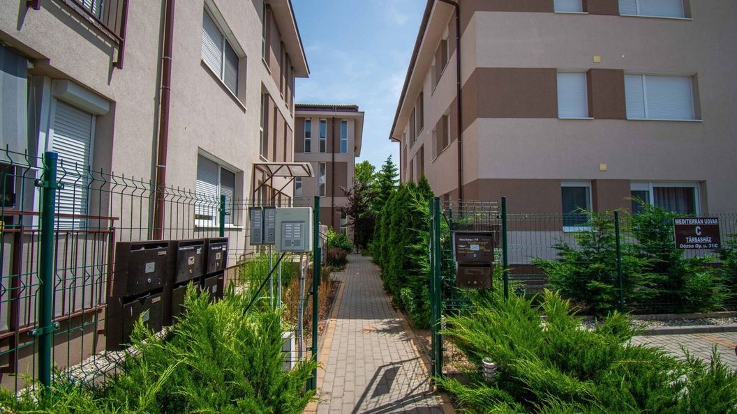 Mediterran Garden Apartman Balatonboglár (1)