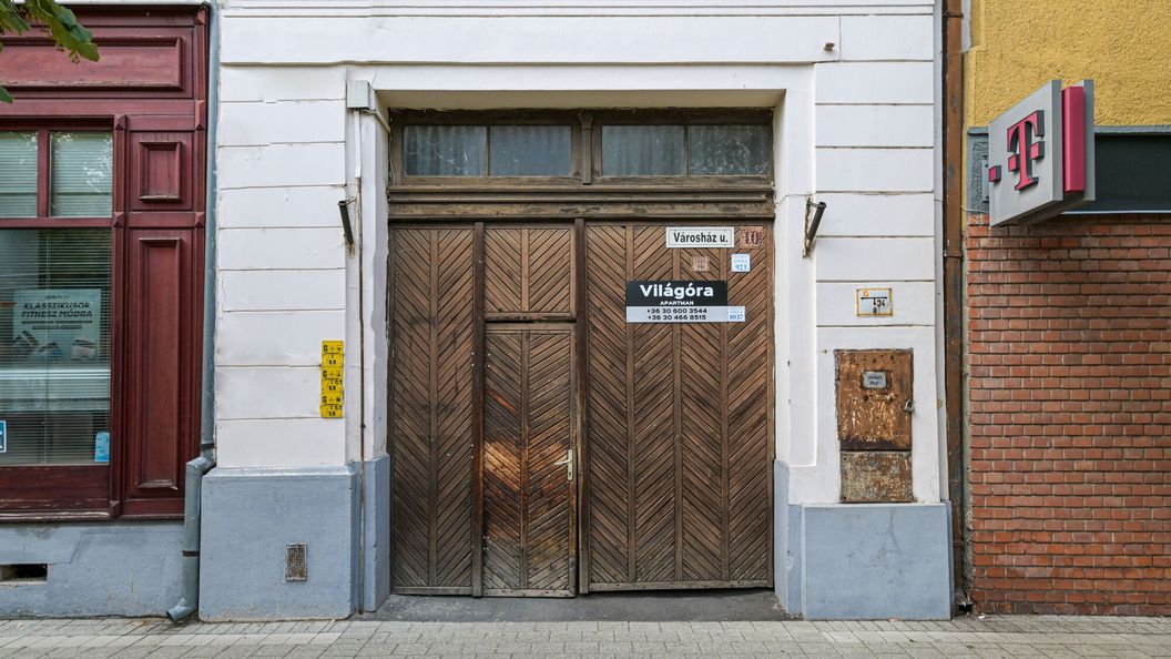 Világóra Apartman Gyula (1)