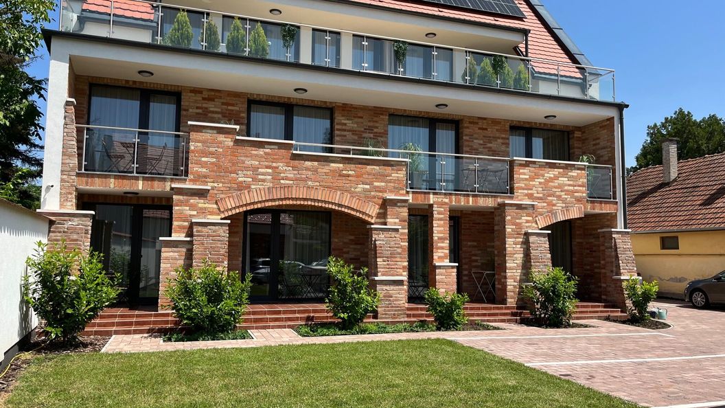 Castellum Panzió Gyula (1)