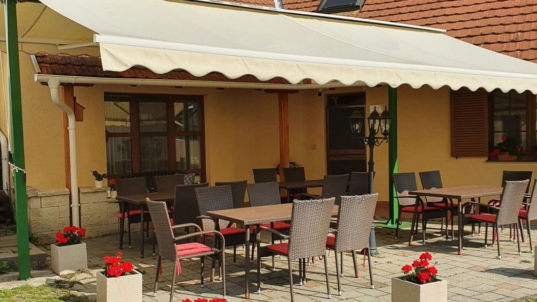 Bozi Rozi Panzió Fertőboz (1)