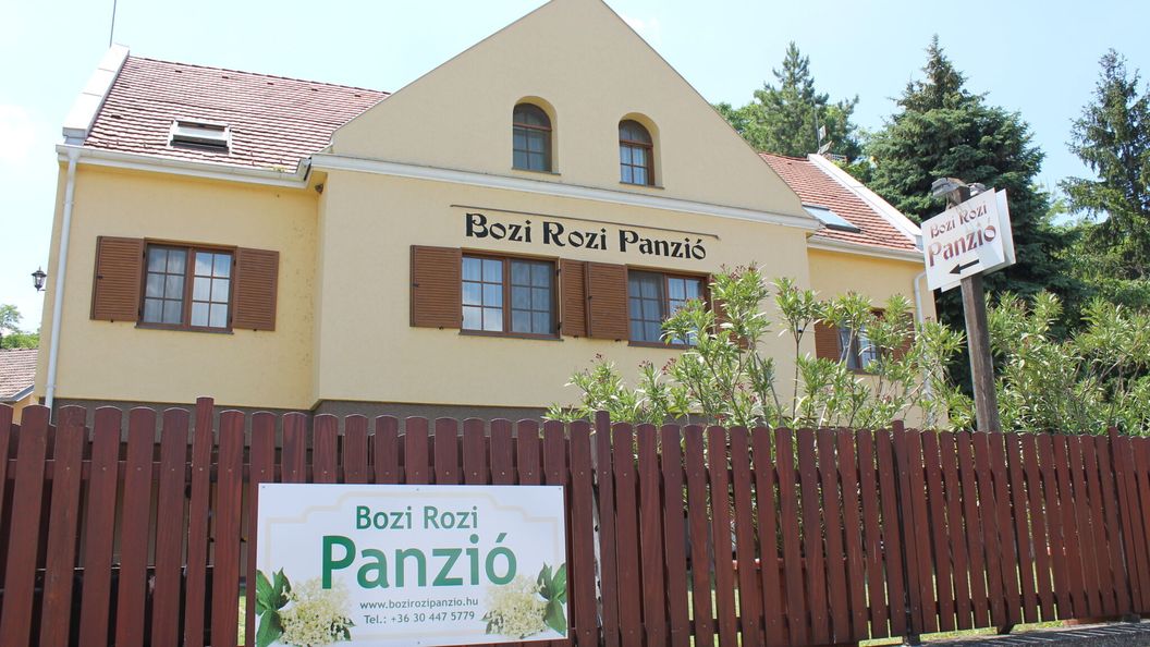 Bozi Rozi Panzió Fertőboz (1)