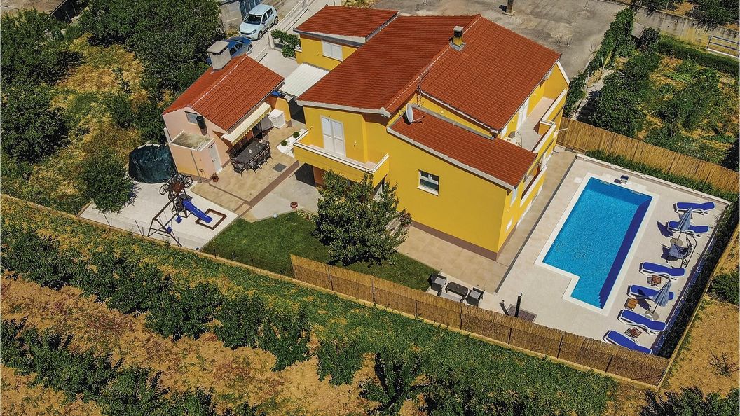 Vendégház Kaštel Lukšić - CDC741 (1)