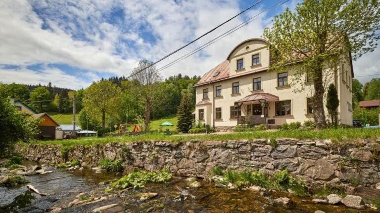 Bouda Morava Dolní Dvůr (1)