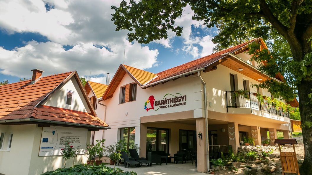 Baráthegyi Panzió és Élménypark Miskolc (1)