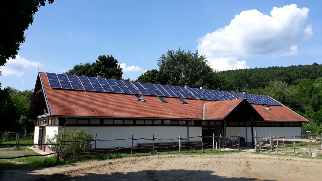 Malomkert Lovarda Szob (1)