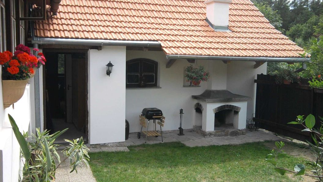 Chalupa u Dalešické přehrady Mohelno (1)