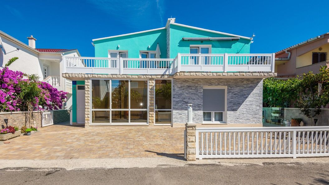 Apartmanok Parkolóhellyel Vir - 18517 (1)