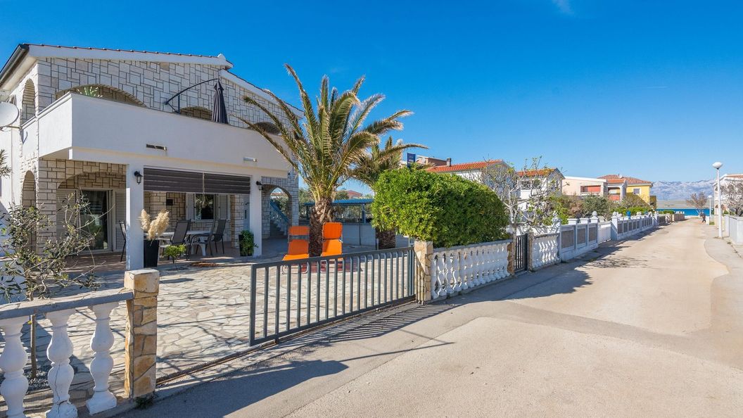 Apartmanok A Tenger Mellett Vir - 18525 (1)