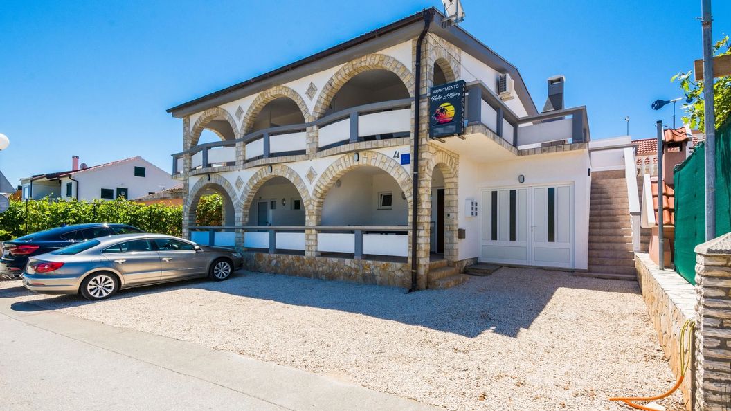 Apartmanok Parkolóhellyel Vir - 18540 (1)