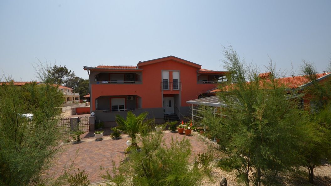 Apartmanok Parkolóhellyel Vir - 18562 (1)