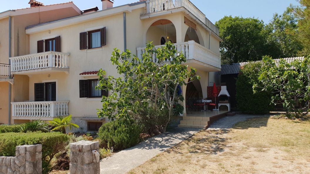 Apartments With Parking Space Šilo, Krk - 18754 Šilo (1)