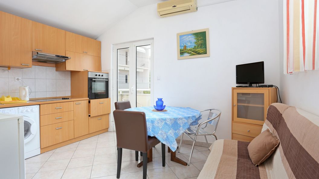 Apartmanok Parkolóhellyel Split - 19039 (1)