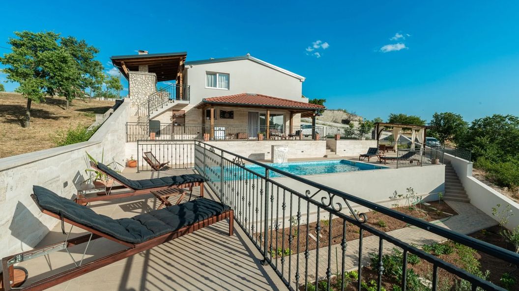 Modern Rustic Villa Kate Benkovac (1)